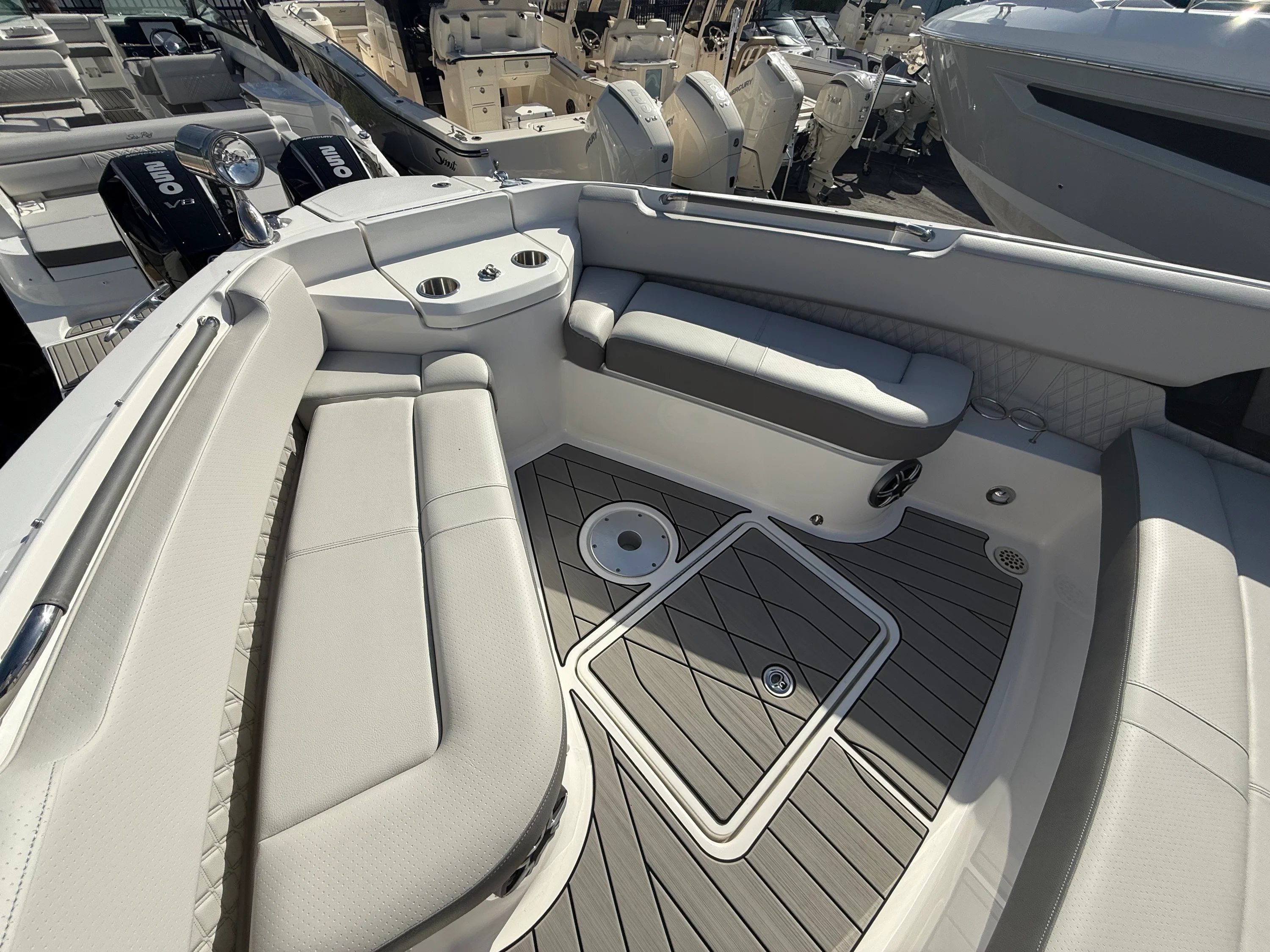 2026 Sea Ray SLX 400 Outboard Image Thumbnail #43