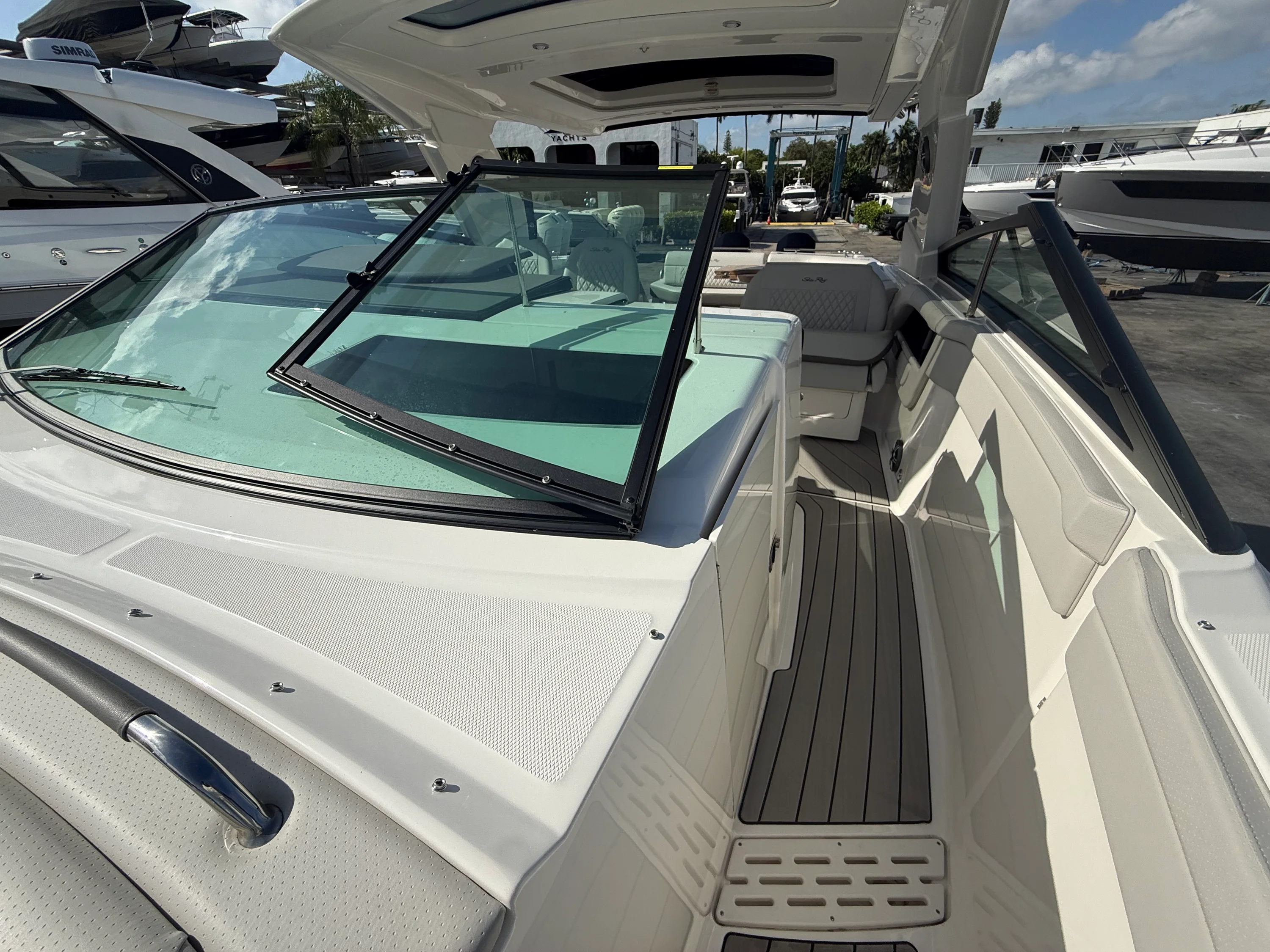 2026 Sea Ray SLX 400 Outboard Image Thumbnail #47