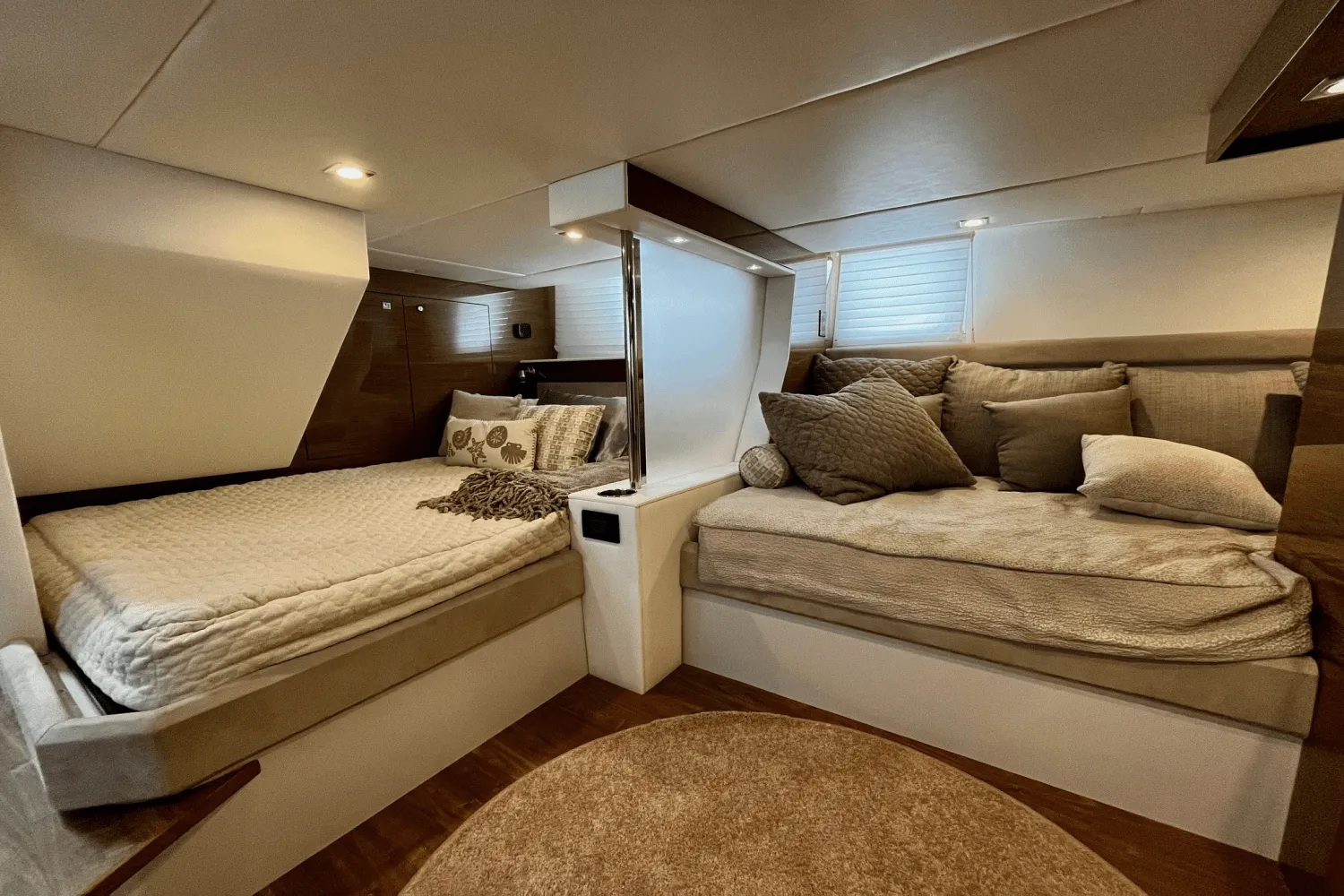 2017 Cruisers Yachts 45 CANTIUS Image Thumbnail #29