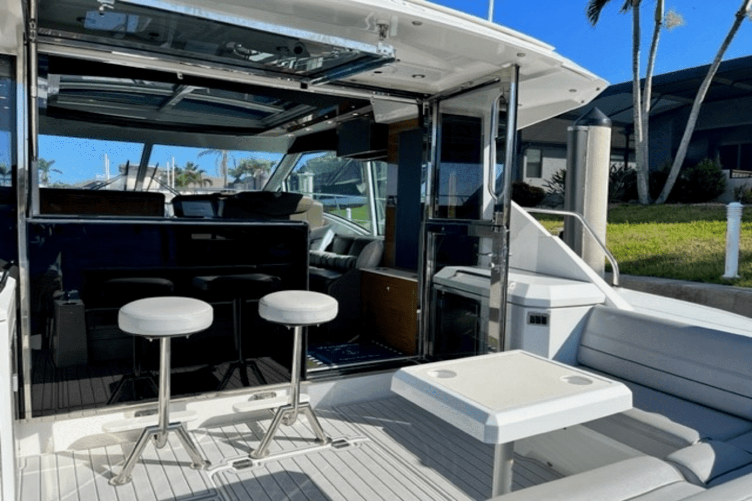 2017 Cruisers Yachts 45 CANTIUS Image Thumbnail #10