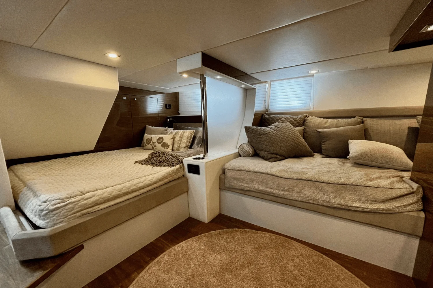 2017 Cruisers Yachts 45 CANTIUS Image Thumbnail #29