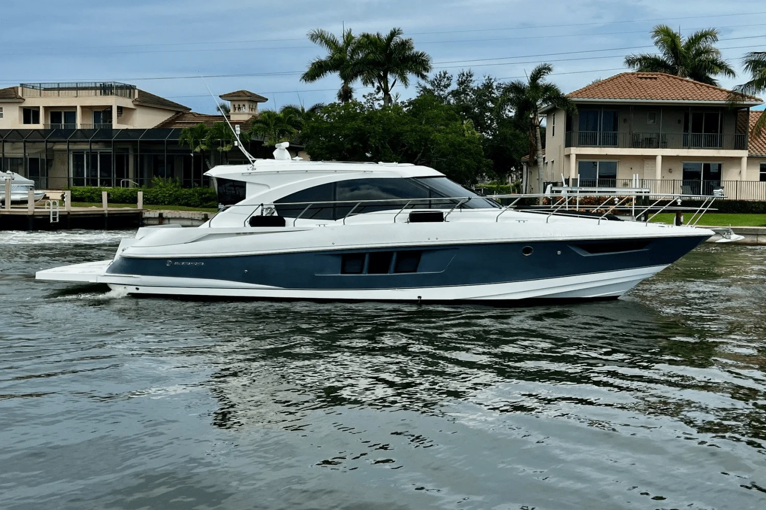 2017 Cruisers Yachts 45 CANTIUS Image Thumbnail #5