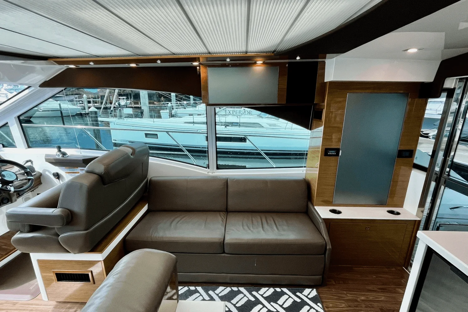 2017 Cruisers Yachts 45 CANTIUS Image Thumbnail #24