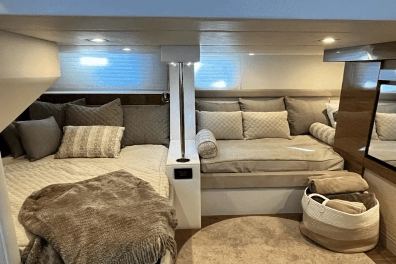 2017 Cruisers Yachts 45 CANTIUS Image Thumbnail #27