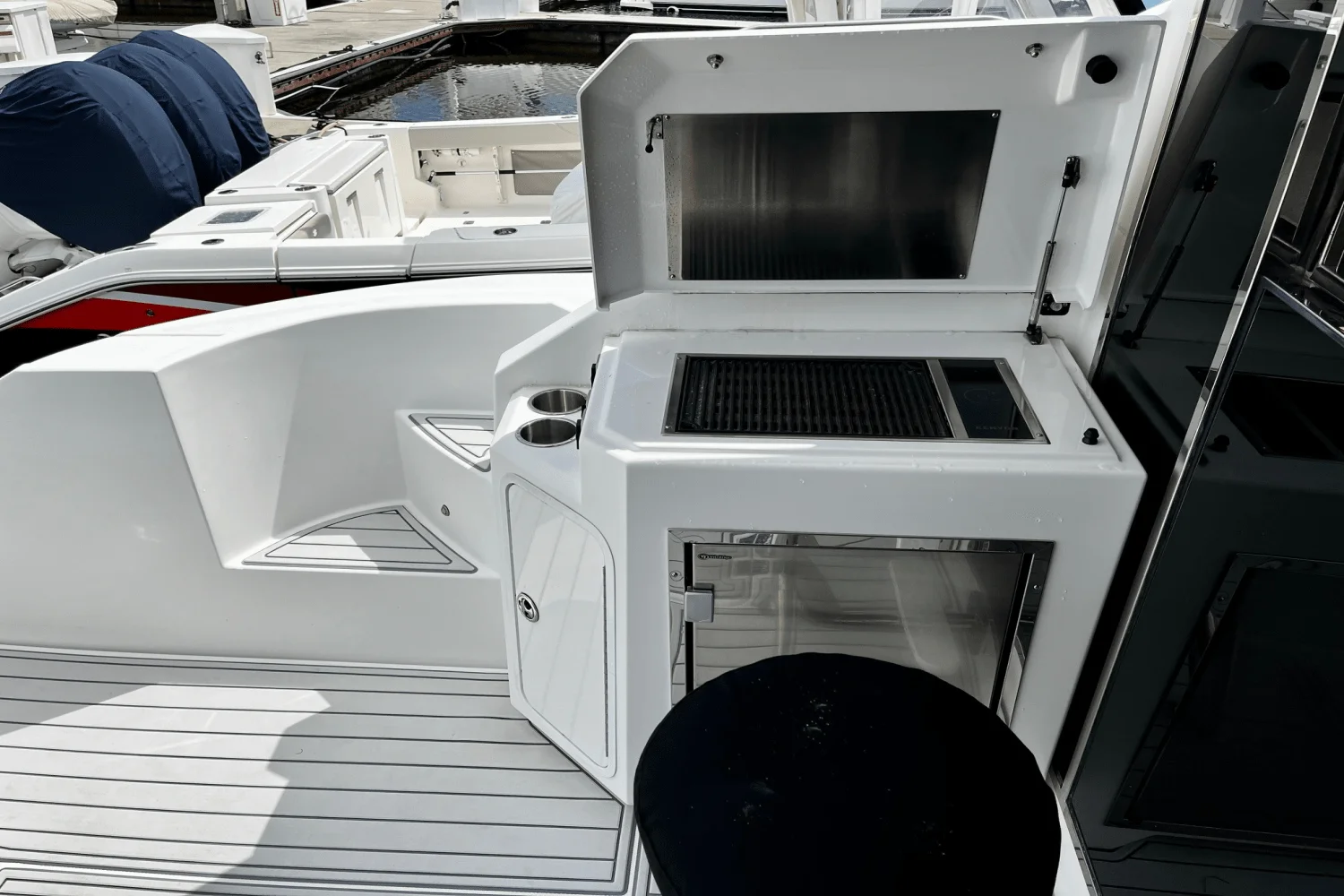 2017 Cruisers Yachts 45 CANTIUS Image Thumbnail #34