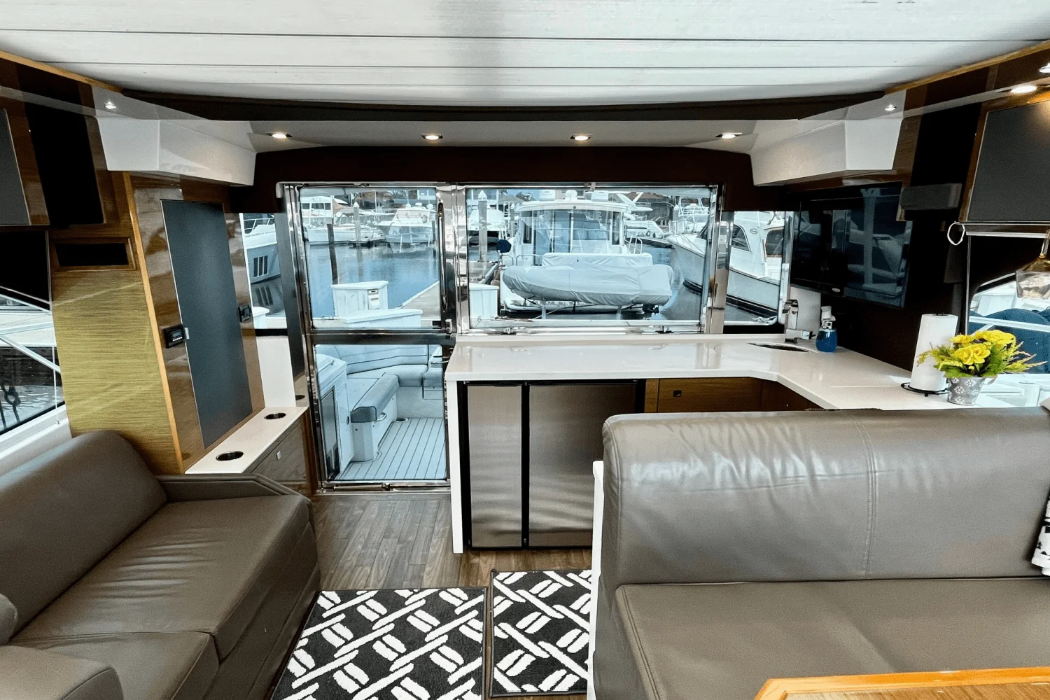 2017 Cruisers Yachts 45 CANTIUS Image Thumbnail #20