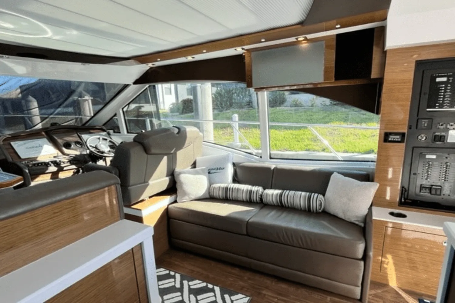 2017 Cruisers Yachts 45 CANTIUS Image Thumbnail #23