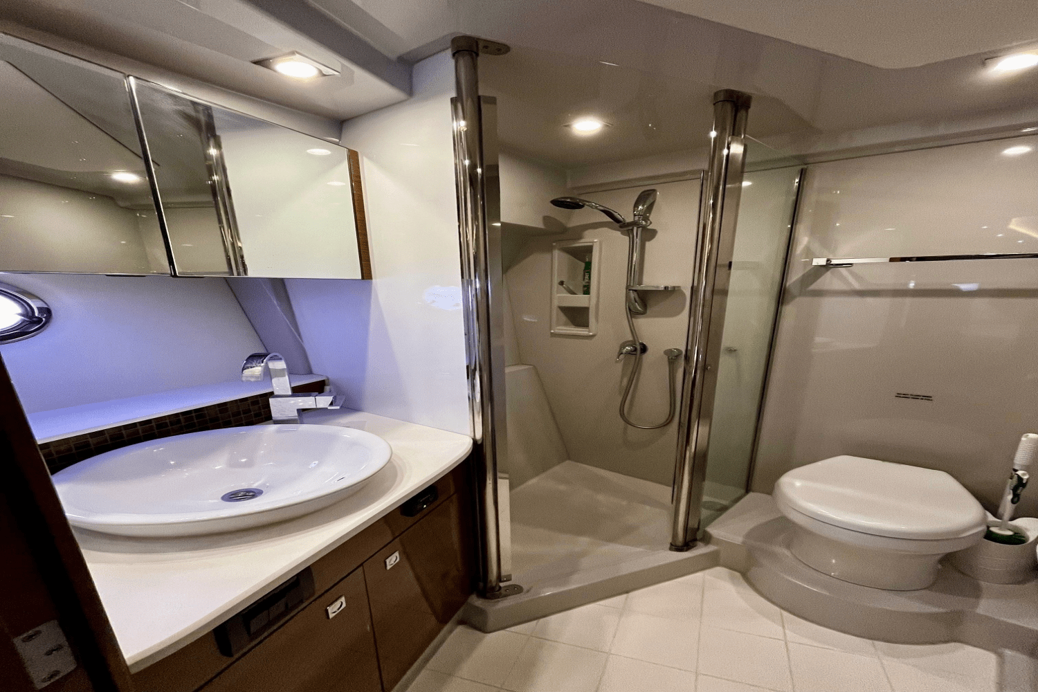 2017 Cruisers Yachts 45 CANTIUS Image Thumbnail #26