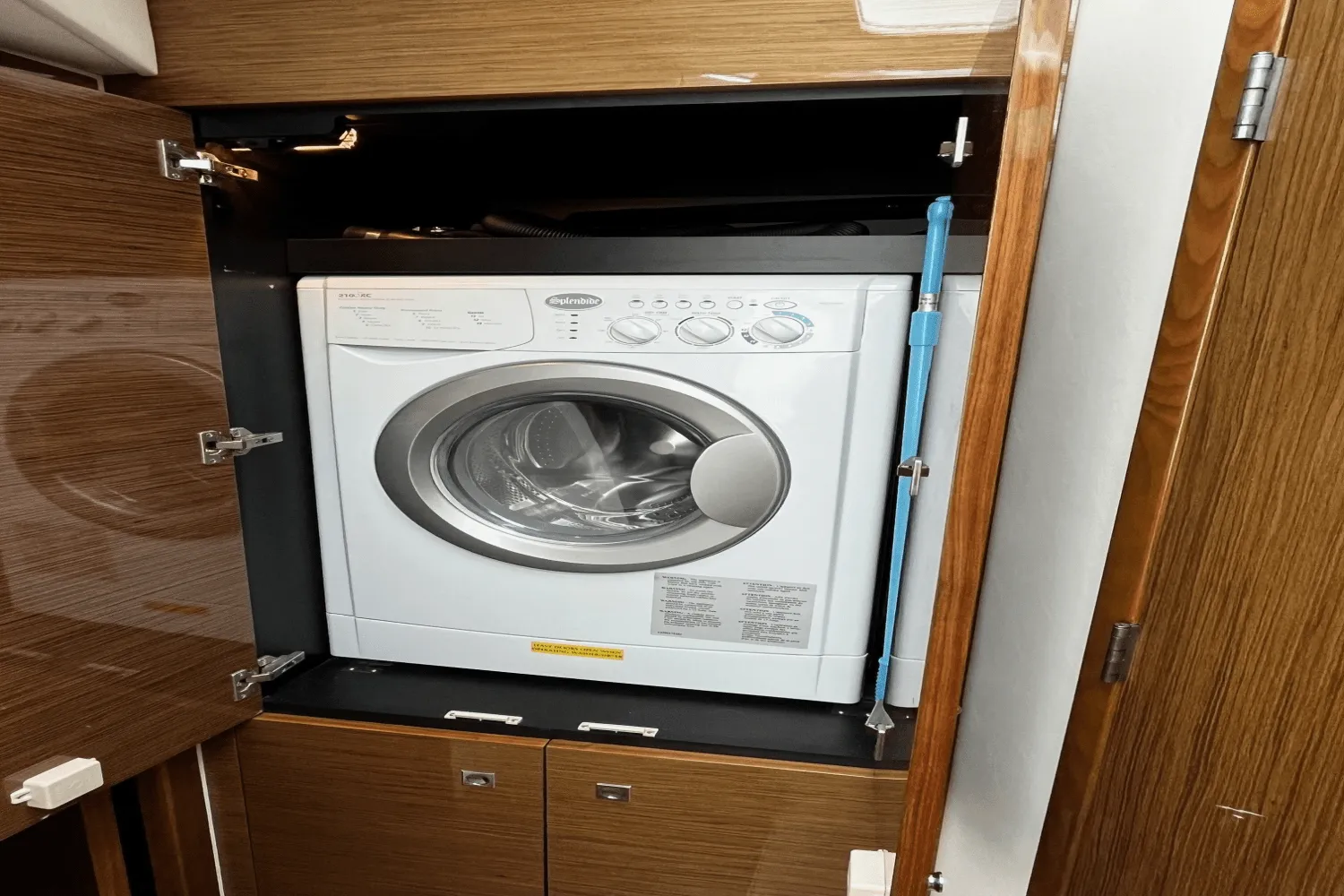 2017 Cruisers Yachts 45 CANTIUS Image Thumbnail #33