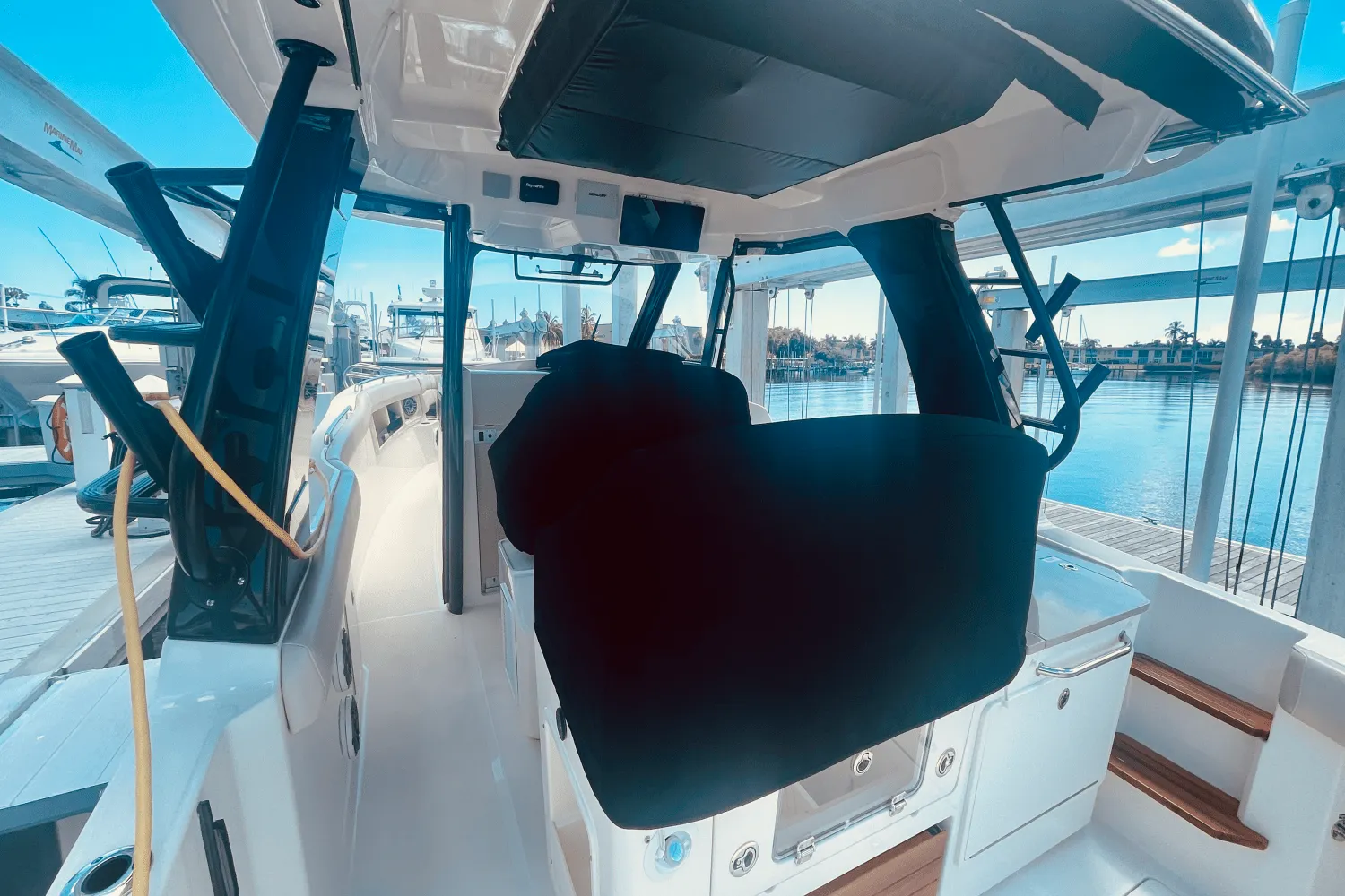 2023 Boston Whaler 350 REALM Image Thumbnail #20