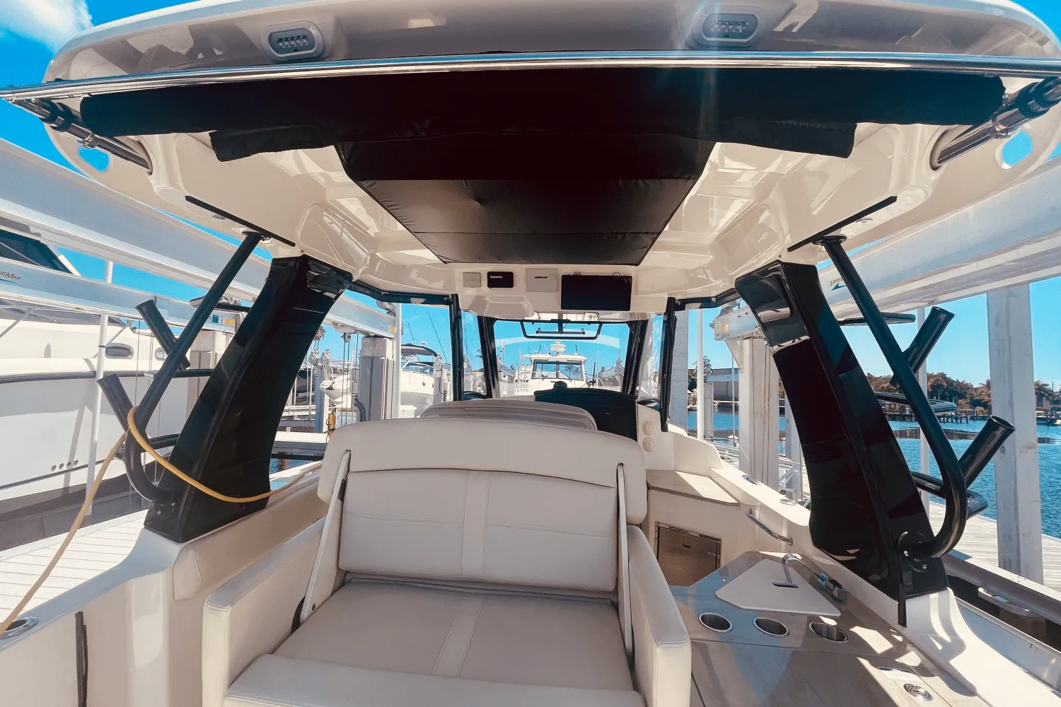 2023 Boston Whaler 350 REALM Image Thumbnail #43