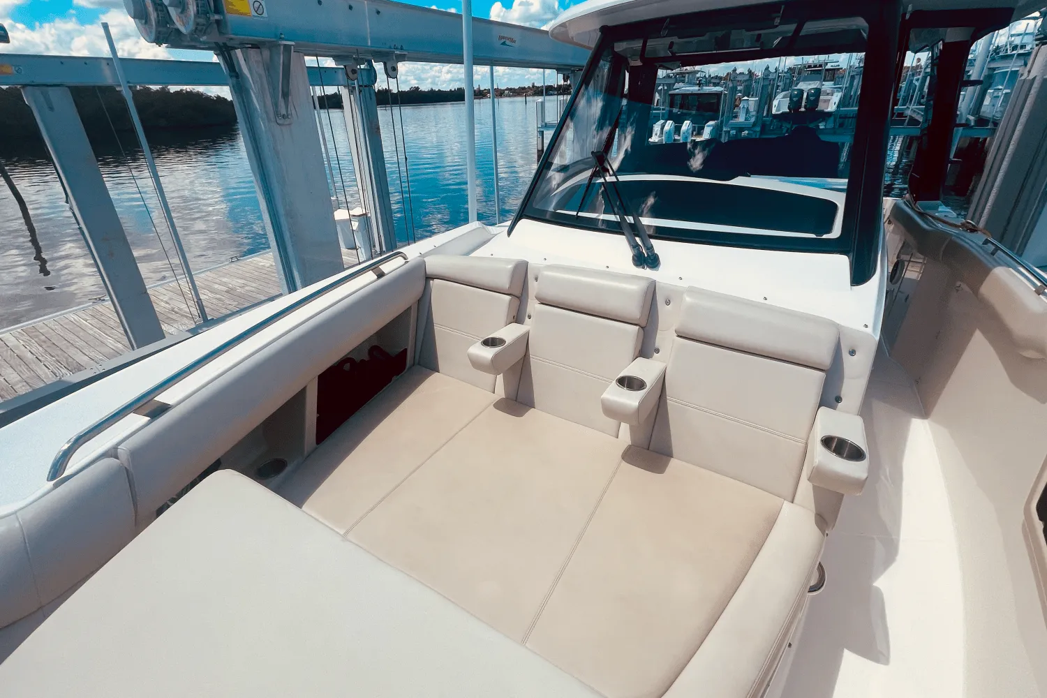 2023 Boston Whaler 350 REALM Image Thumbnail #10