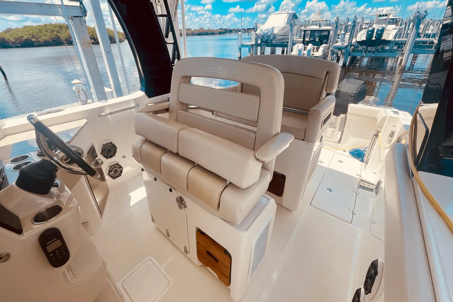 2023 Boston Whaler 350 REALM Image Thumbnail #17