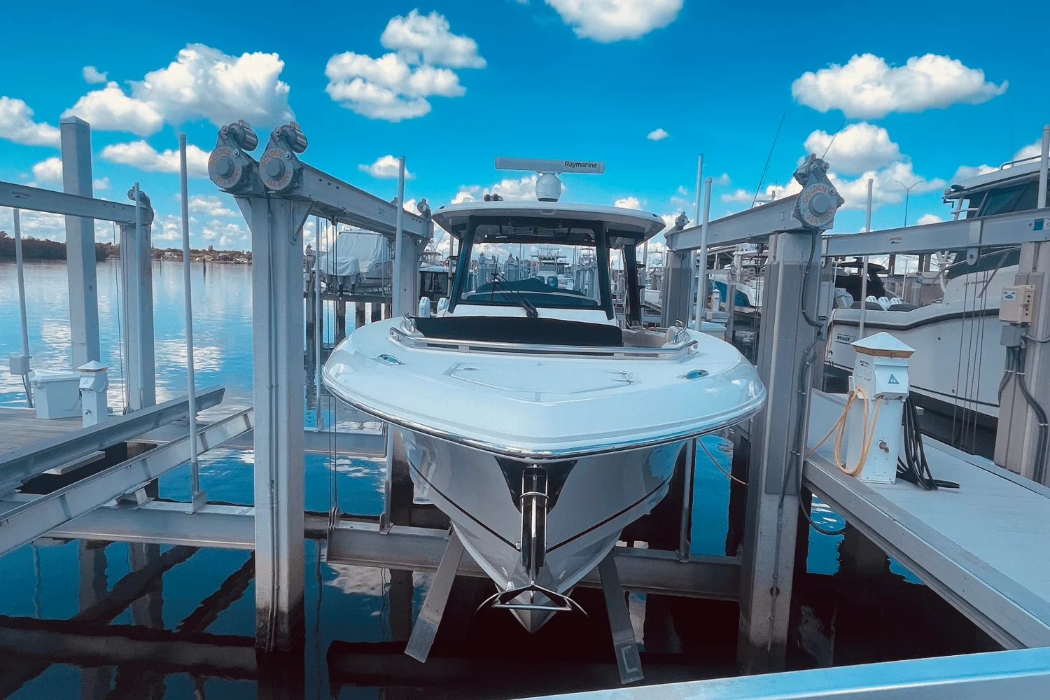 2023 Boston Whaler 350 REALM Image Thumbnail #2