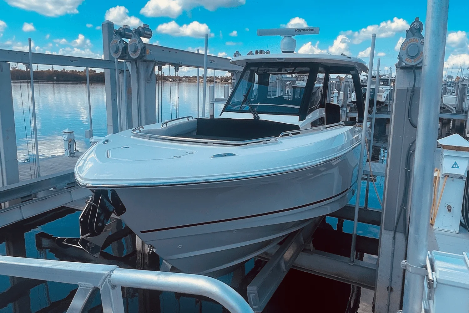 2023 Boston Whaler 350 REALM Image Thumbnail #1