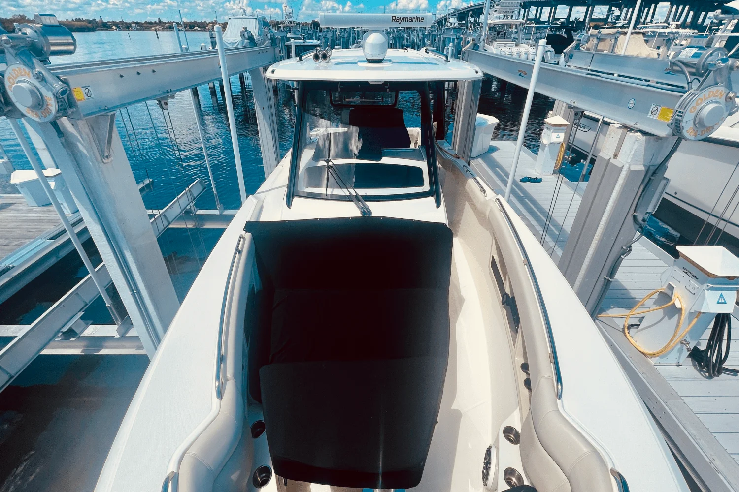 2023 Boston Whaler 350 REALM Image Thumbnail #9