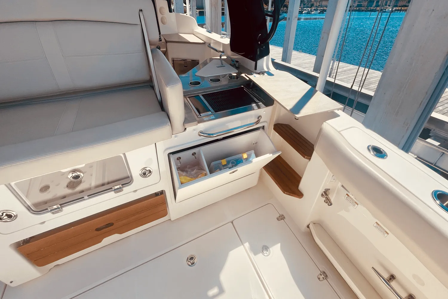 2023 Boston Whaler 350 REALM Image Thumbnail #33