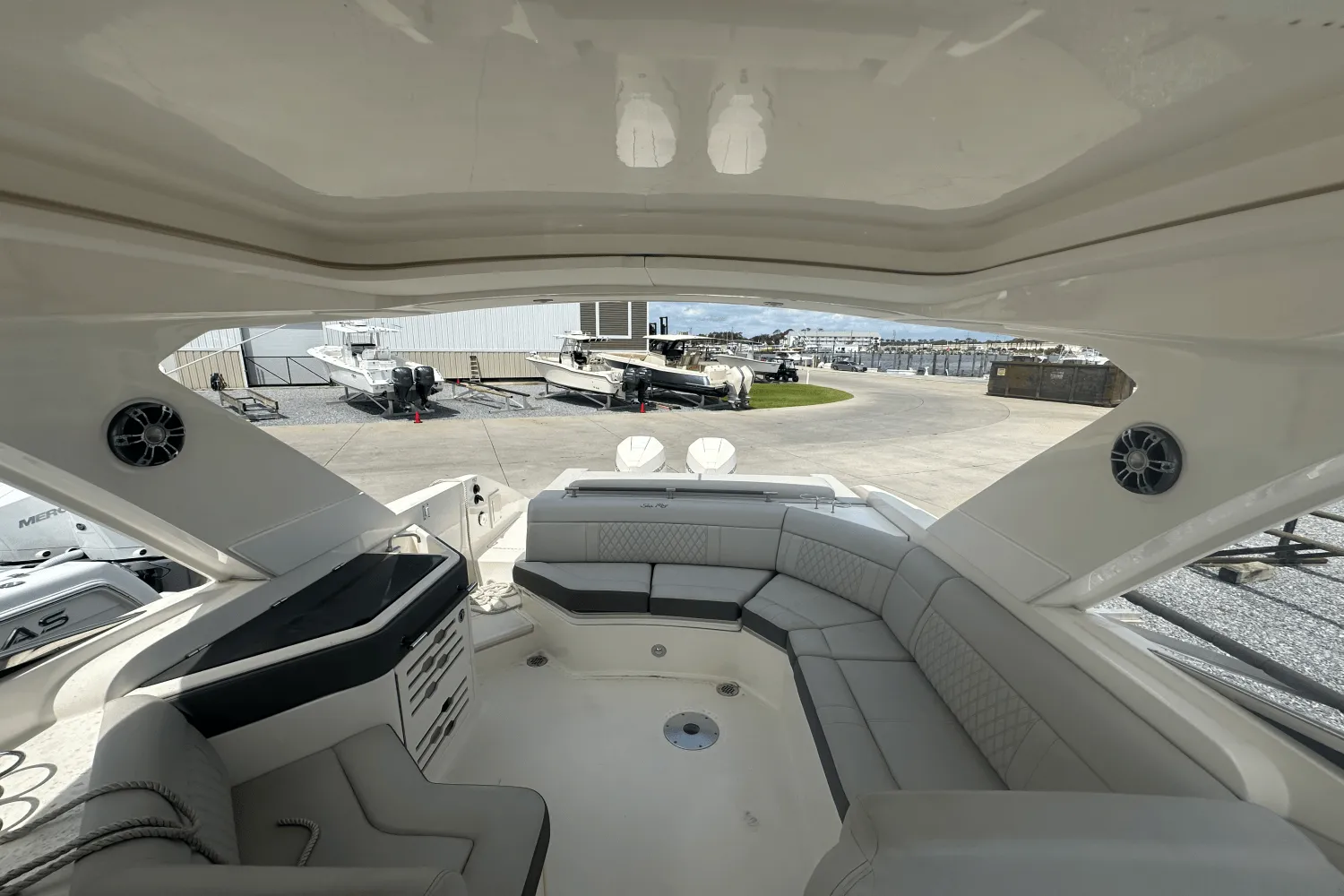 2021 Sea Ray 310 SLX Image Thumbnail #8