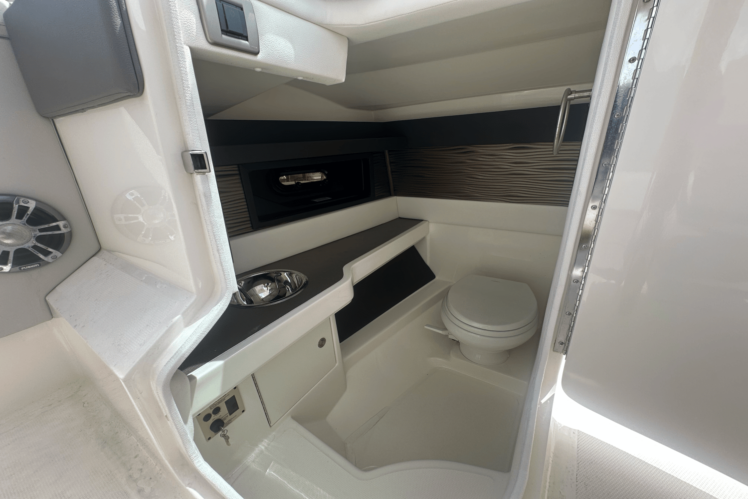 2021 Sea Ray 310 SLX Image Thumbnail #13