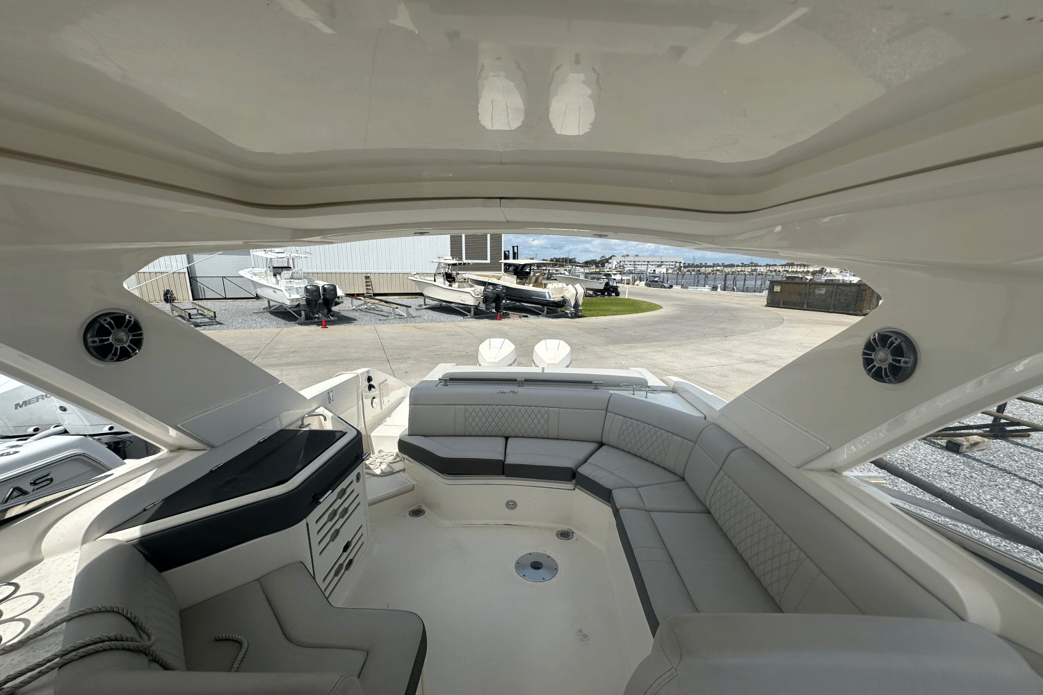2021 Sea Ray 310 SLX Image Thumbnail #8