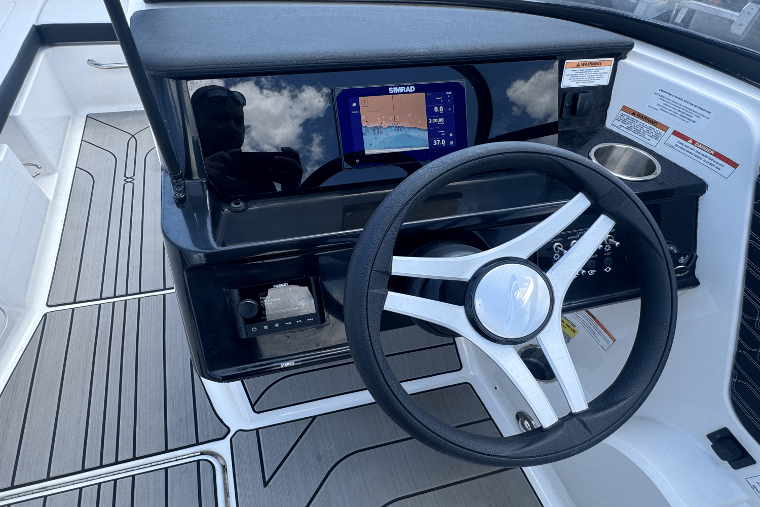 2024 Sea Ray 210 SPX OB Image Thumbnail #16
