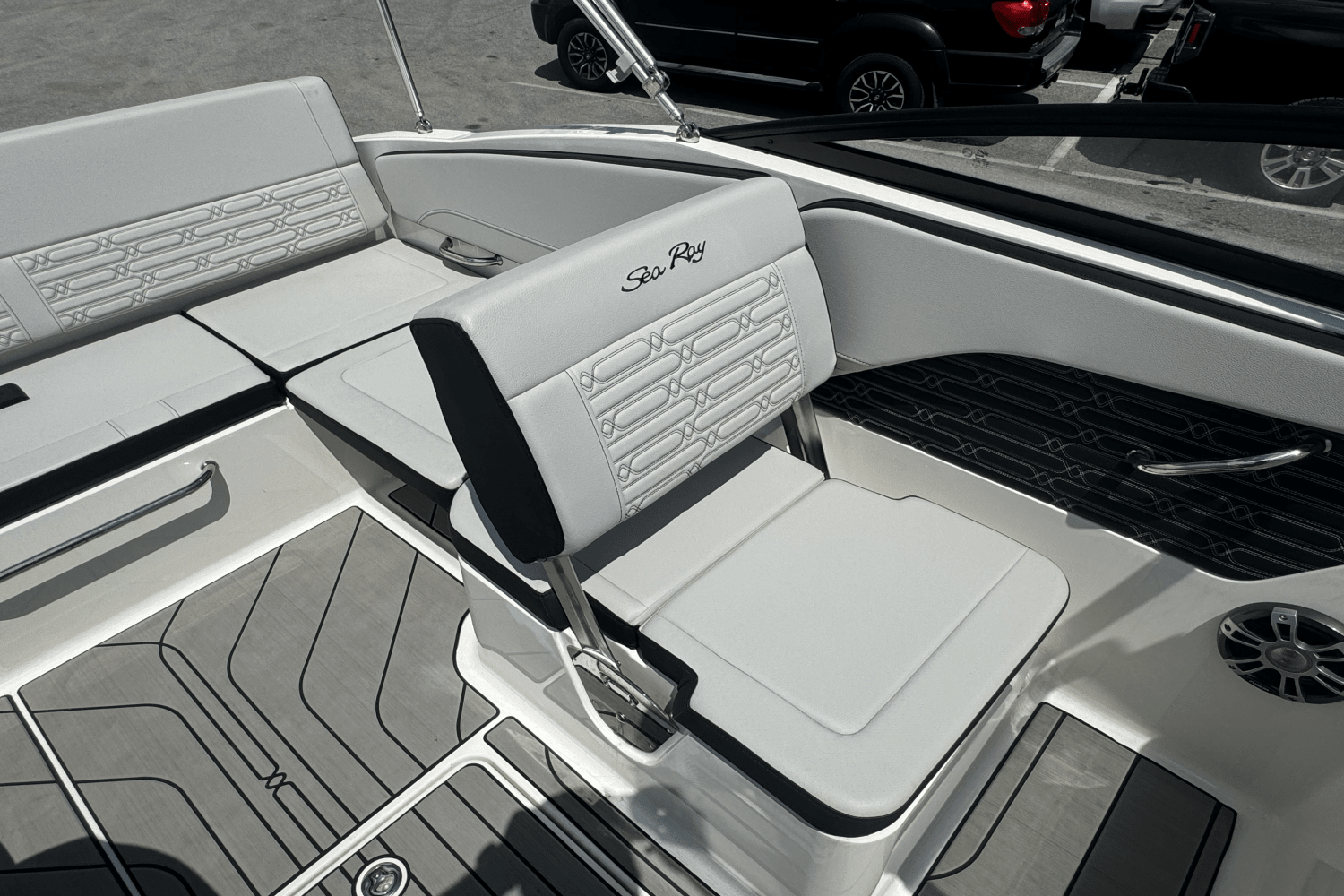 2024 Sea Ray 210 SPX OB Image Thumbnail #14