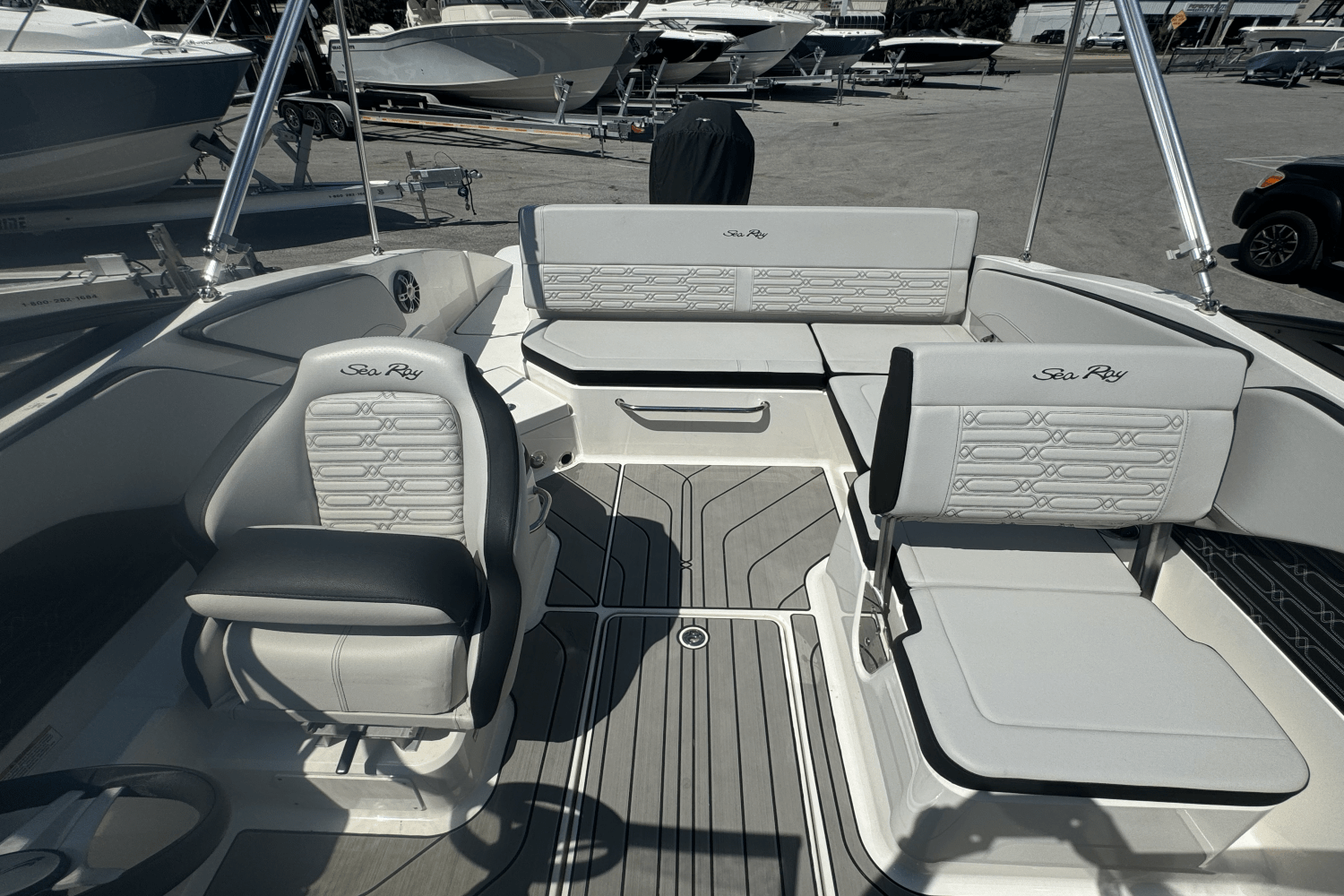 2024 Sea Ray 210 SPX OB Image Thumbnail #12