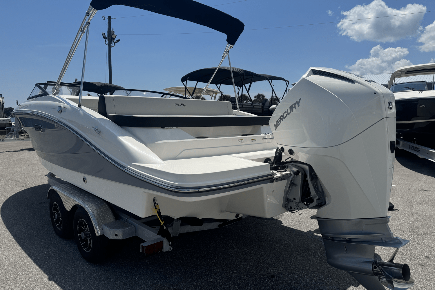 2024 Sea Ray 210 SPX OB Image Thumbnail #3