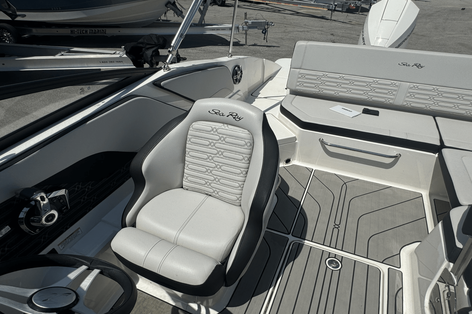 2024 Sea Ray 210 SPX OB Image Thumbnail #13