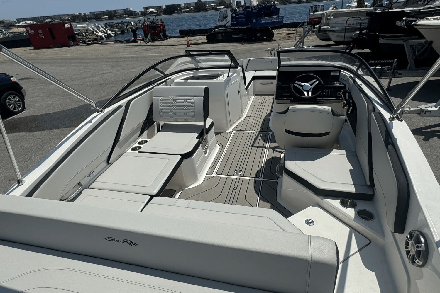 2024 Sea Ray 210 SPX OB Image Thumbnail #8