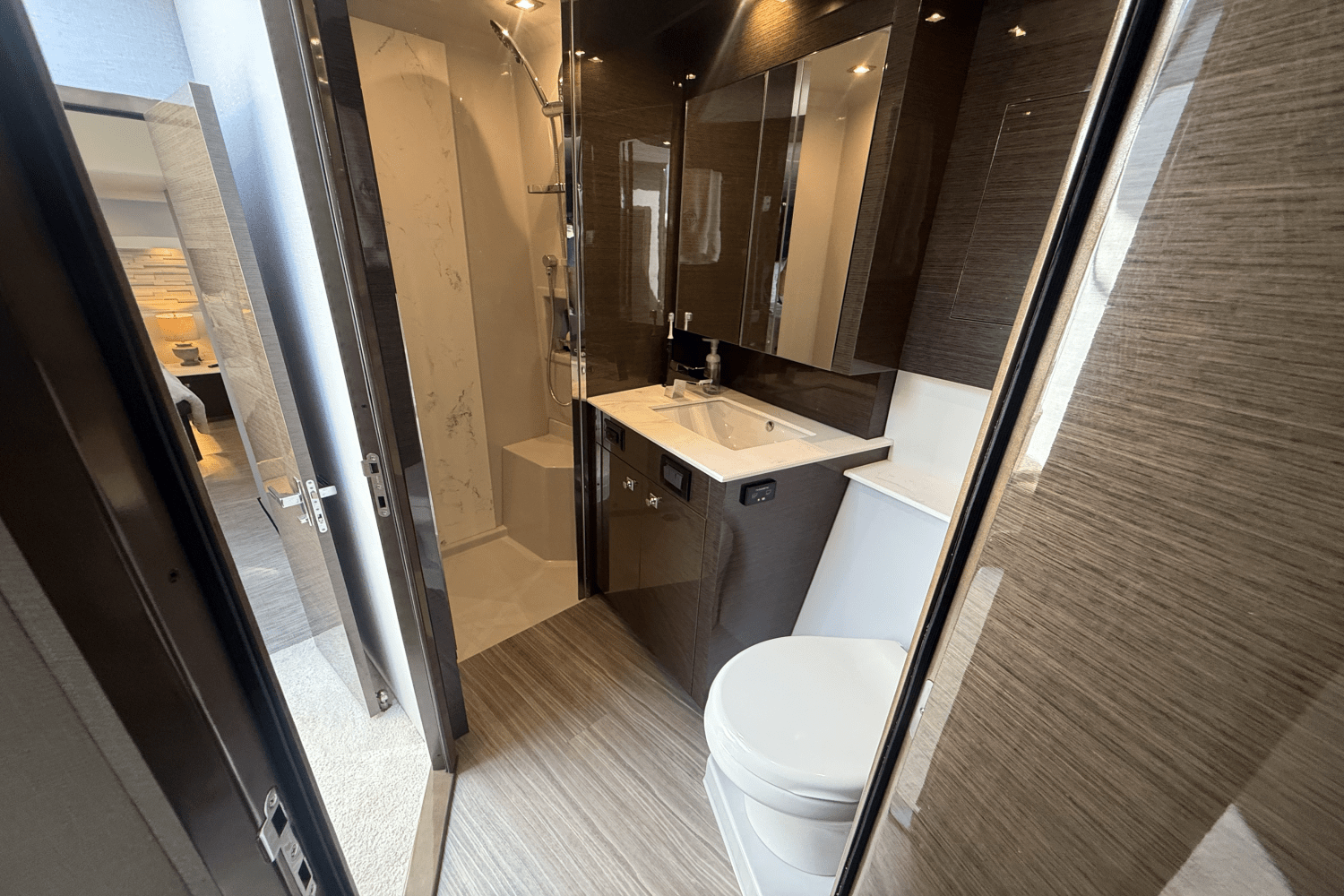 2020 Cruisers Yachts 50 CANTIUS Image Thumbnail #63