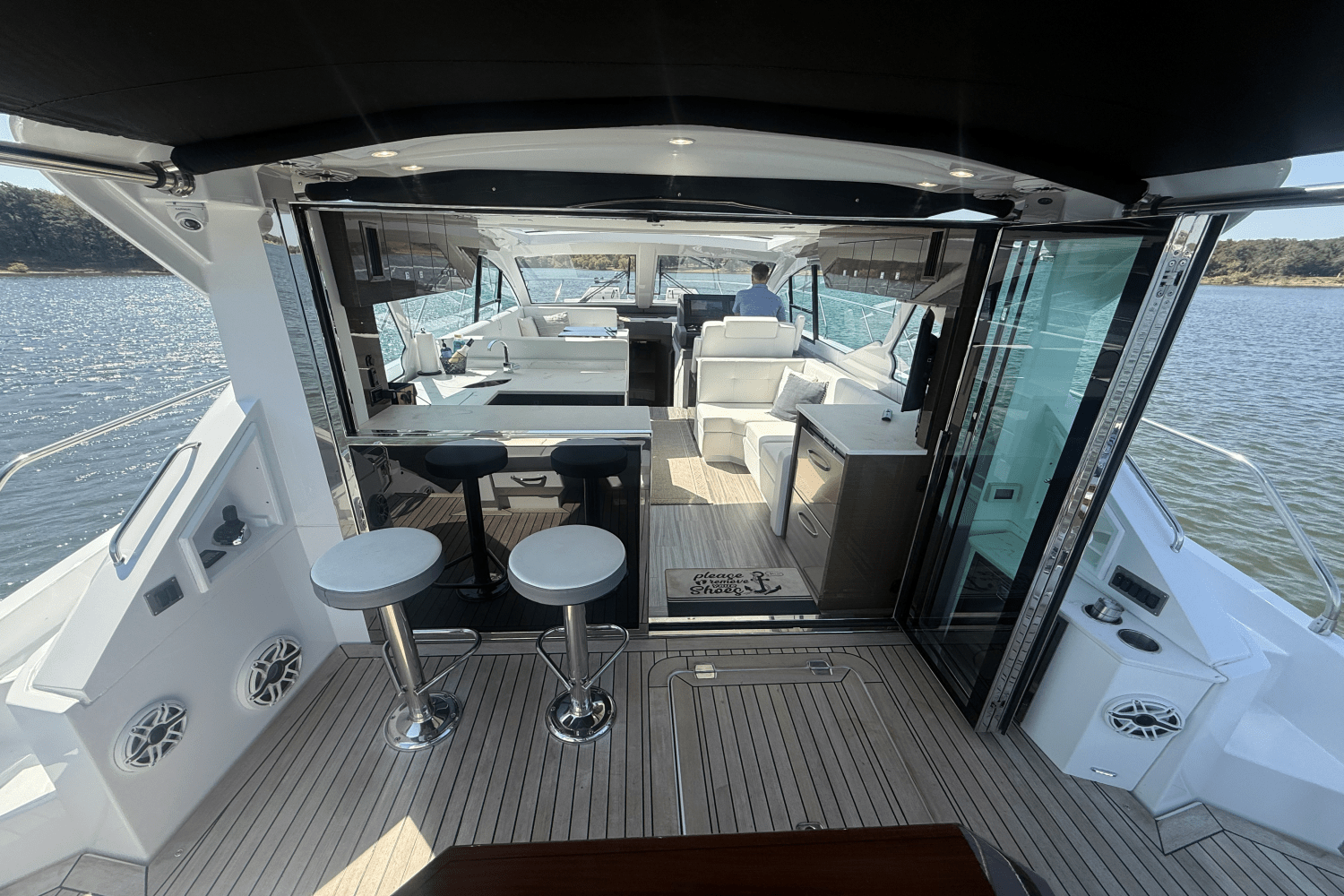 2020 Cruisers Yachts 50 CANTIUS Image Thumbnail #23