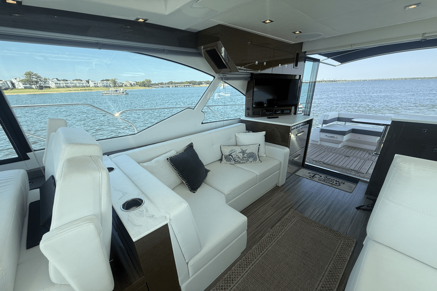 2020 Cruisers Yachts 50 CANTIUS Image Thumbnail #38