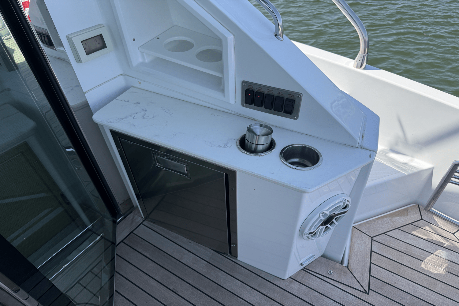 2020 Cruisers Yachts 50 CANTIUS Image Thumbnail #25