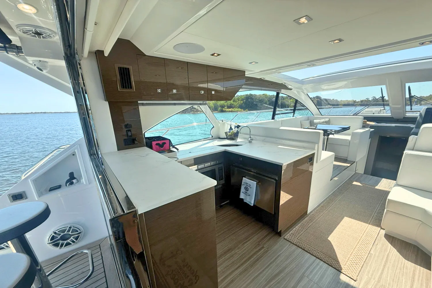 2020 Cruisers Yachts 50 CANTIUS Image Thumbnail #30