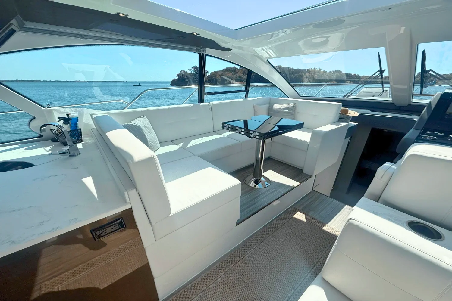 2020 Cruisers Yachts 50 CANTIUS Image Thumbnail #39