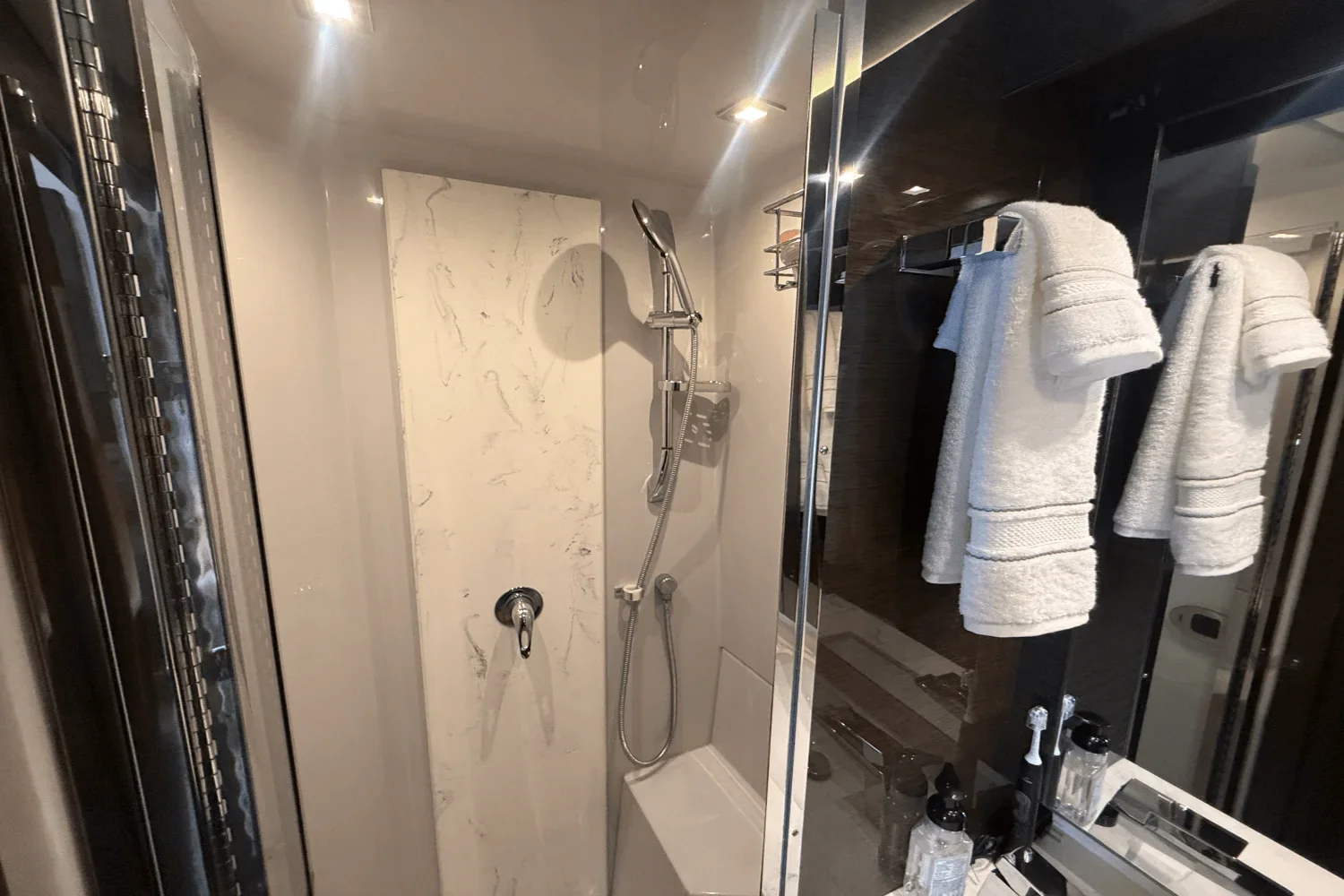 2020 Cruisers Yachts 50 CANTIUS Image Thumbnail #77