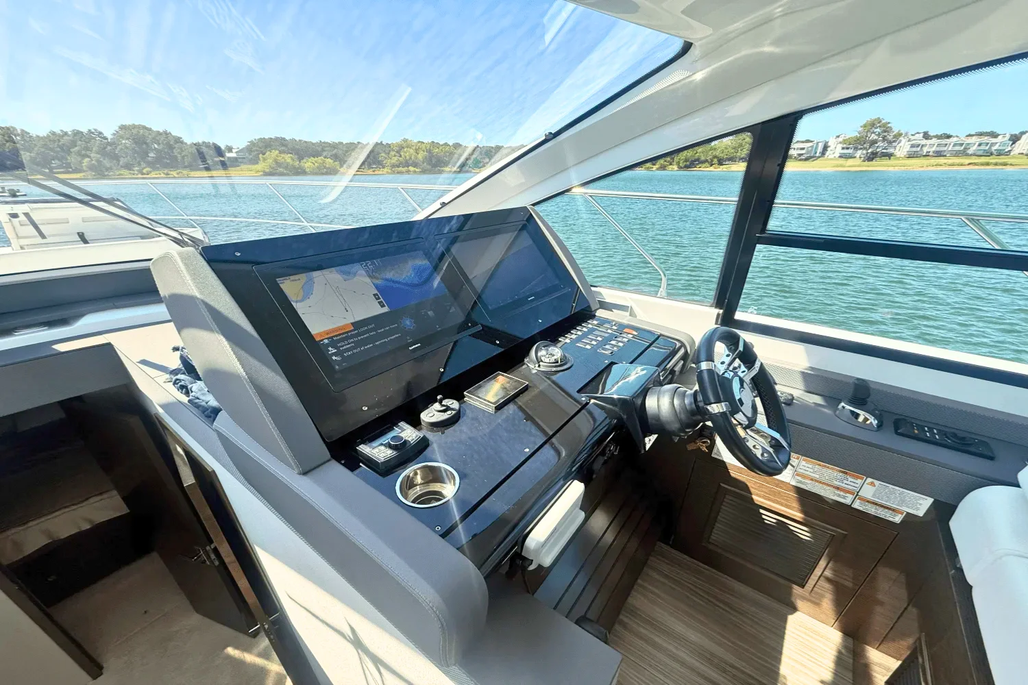 2020 Cruisers Yachts 50 CANTIUS Image Thumbnail #44