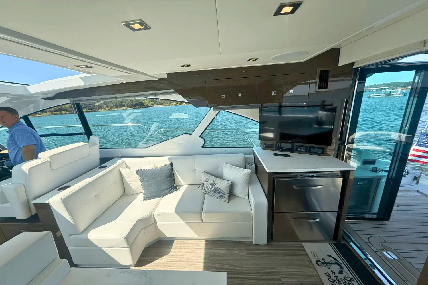 2020 Cruisers Yachts 50 CANTIUS Image Thumbnail #35
