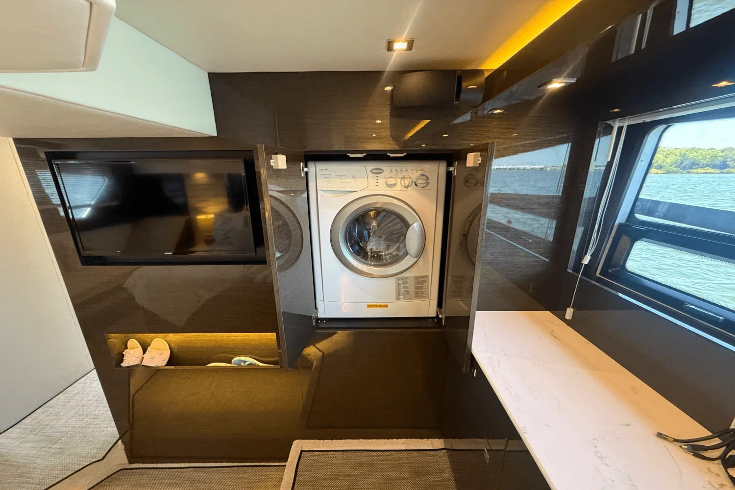 2020 Cruisers Yachts 50 CANTIUS Image Thumbnail #72