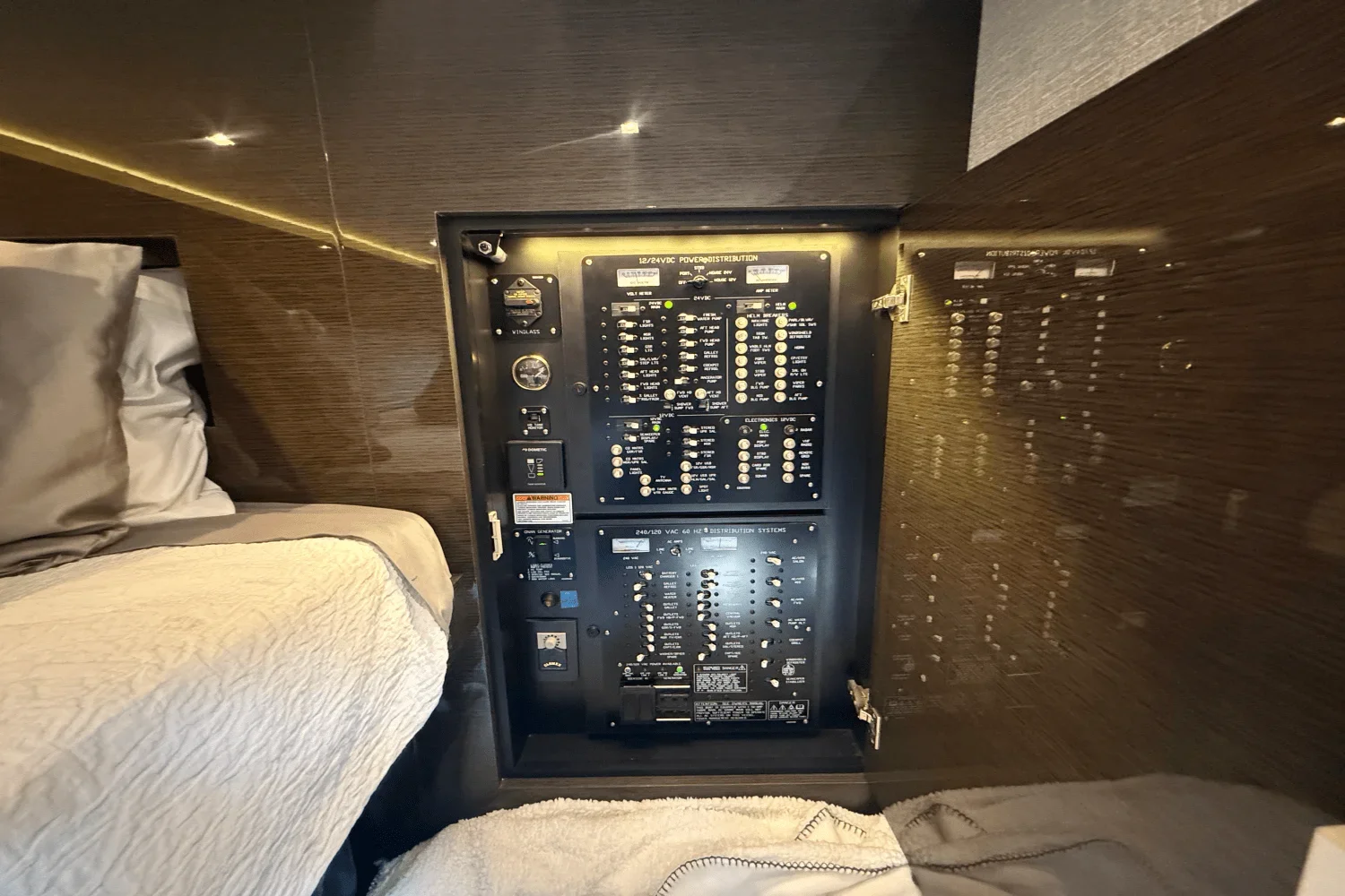 2020 Cruisers Yachts 50 CANTIUS Image Thumbnail #82