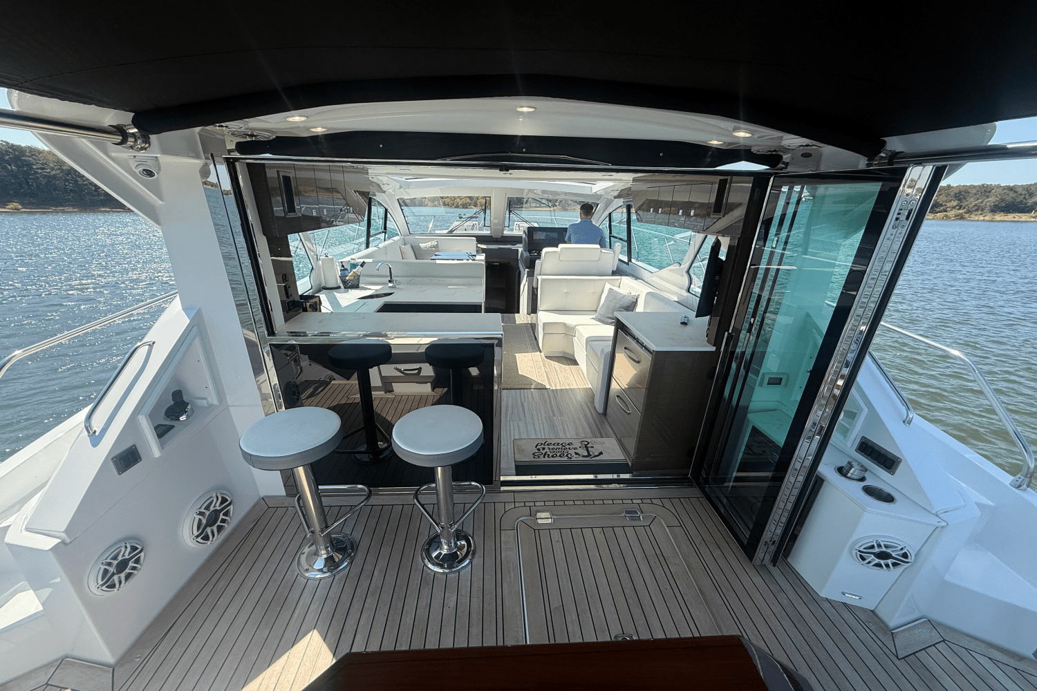 2020 Cruisers Yachts 50 CANTIUS Image Thumbnail #23