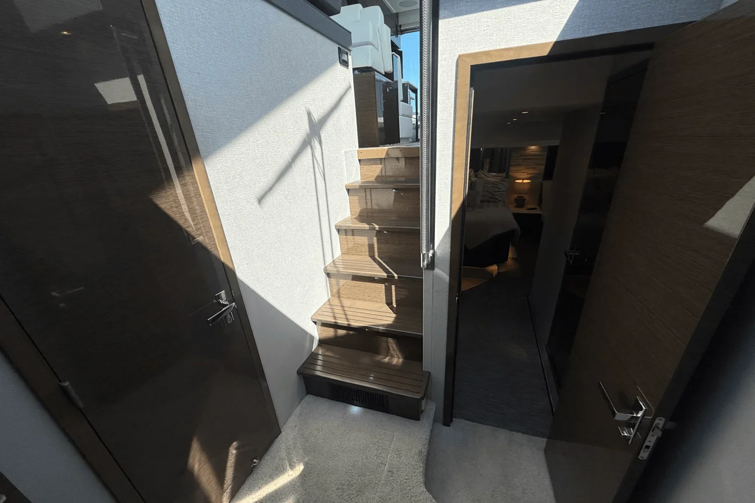 2020 Cruisers Yachts 50 CANTIUS Image Thumbnail #83