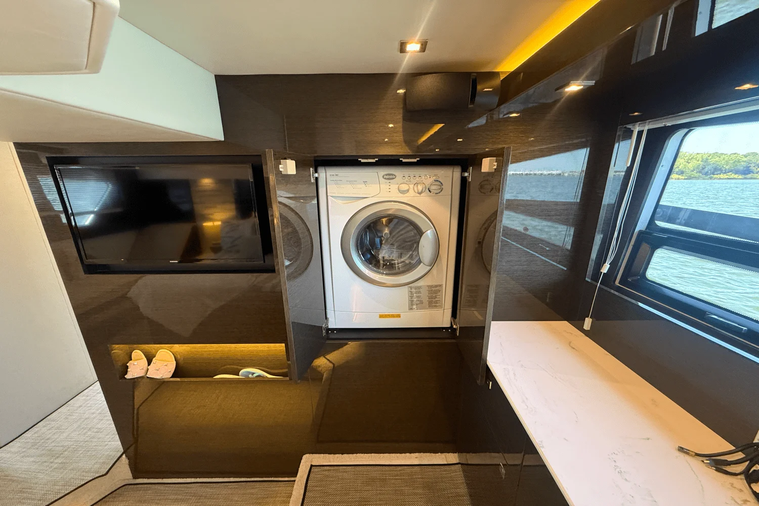 2020 Cruisers Yachts 50 CANTIUS Image Thumbnail #72