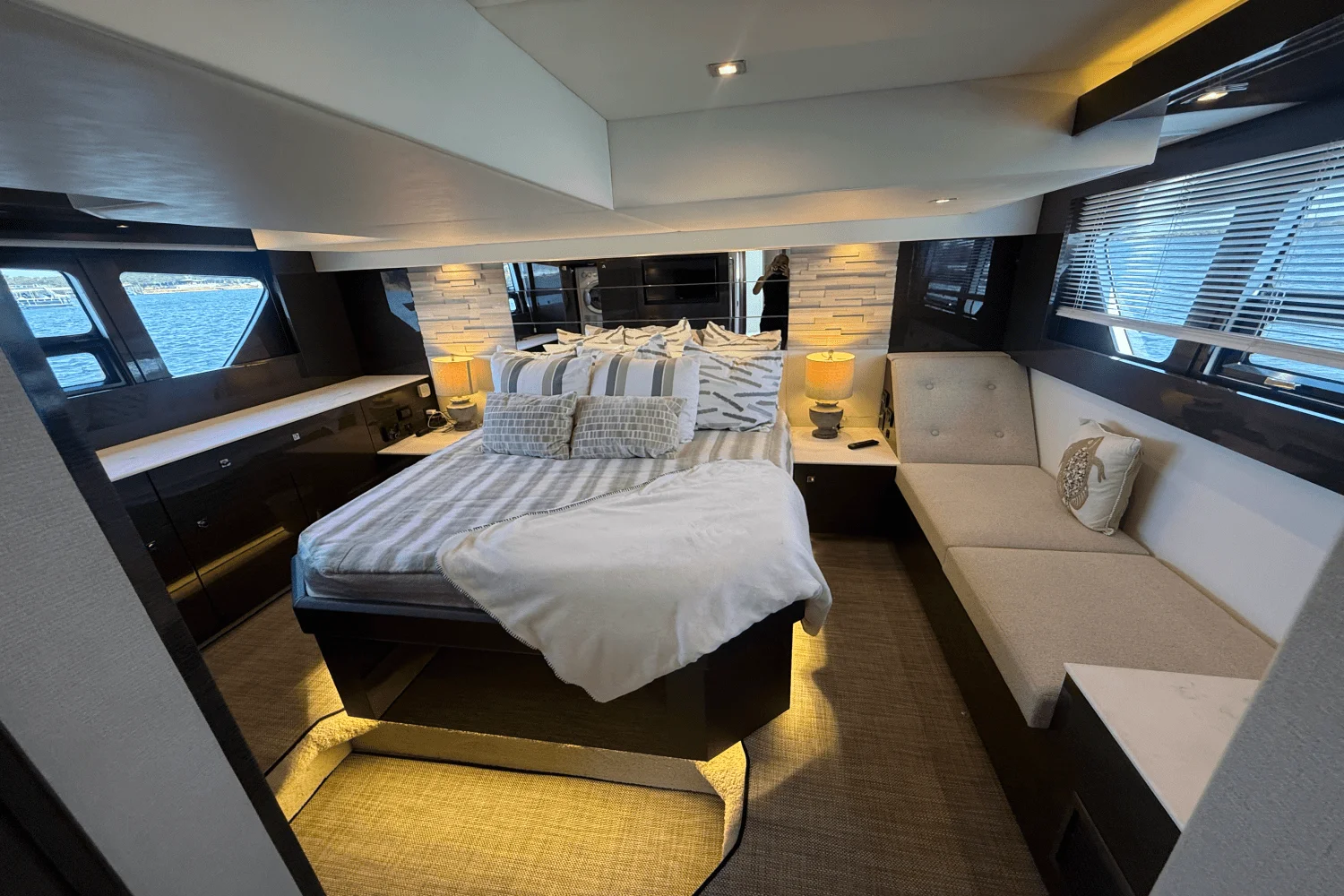 2020 Cruisers Yachts 50 CANTIUS Image Thumbnail #66