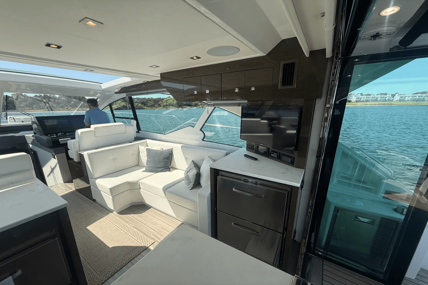 2020 Cruisers Yachts 50 CANTIUS Image Thumbnail #34