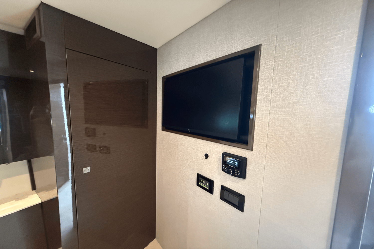 2020 Cruisers Yachts 50 CANTIUS Image Thumbnail #56