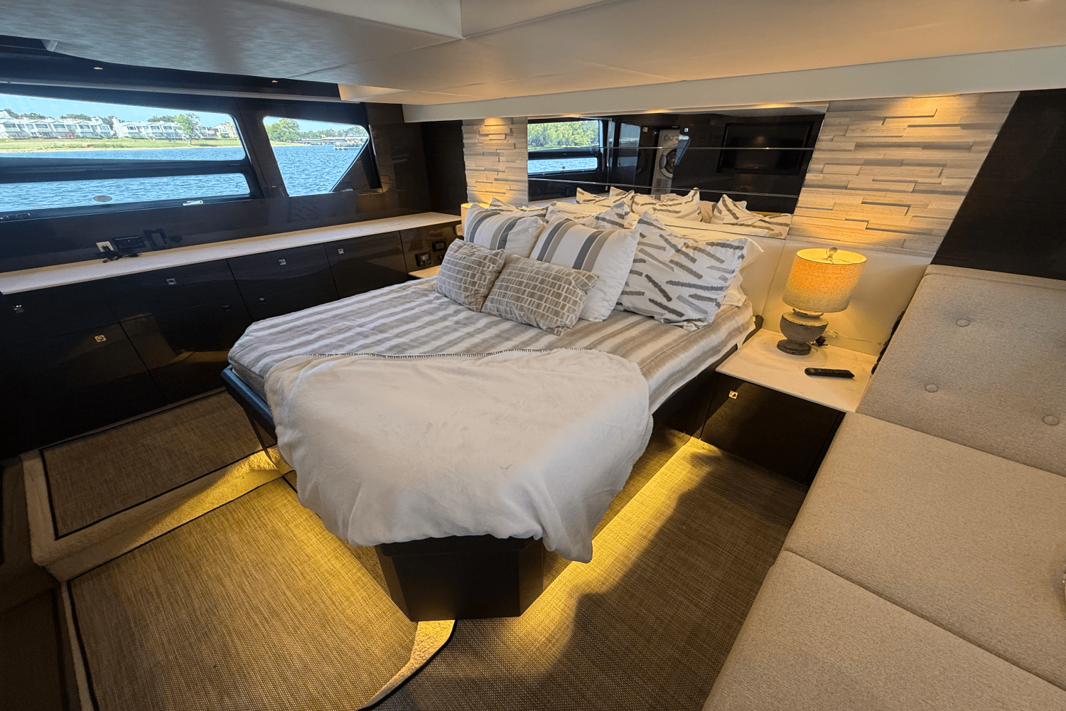 2020 Cruisers Yachts 50 CANTIUS Image Thumbnail #68