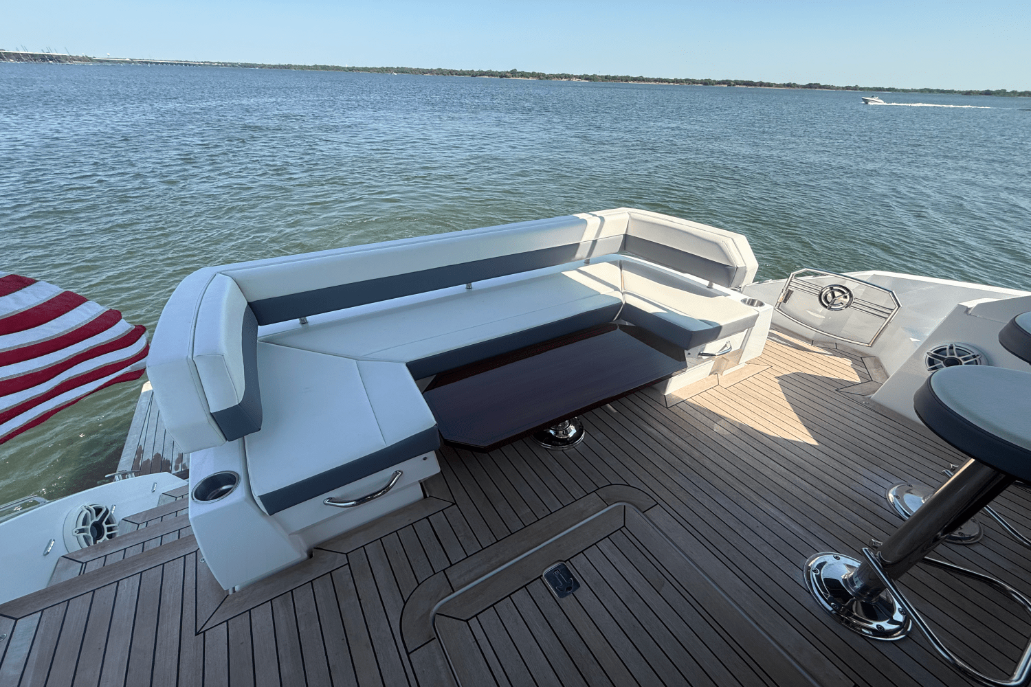 2020 Cruisers Yachts 50 CANTIUS Image Thumbnail #19