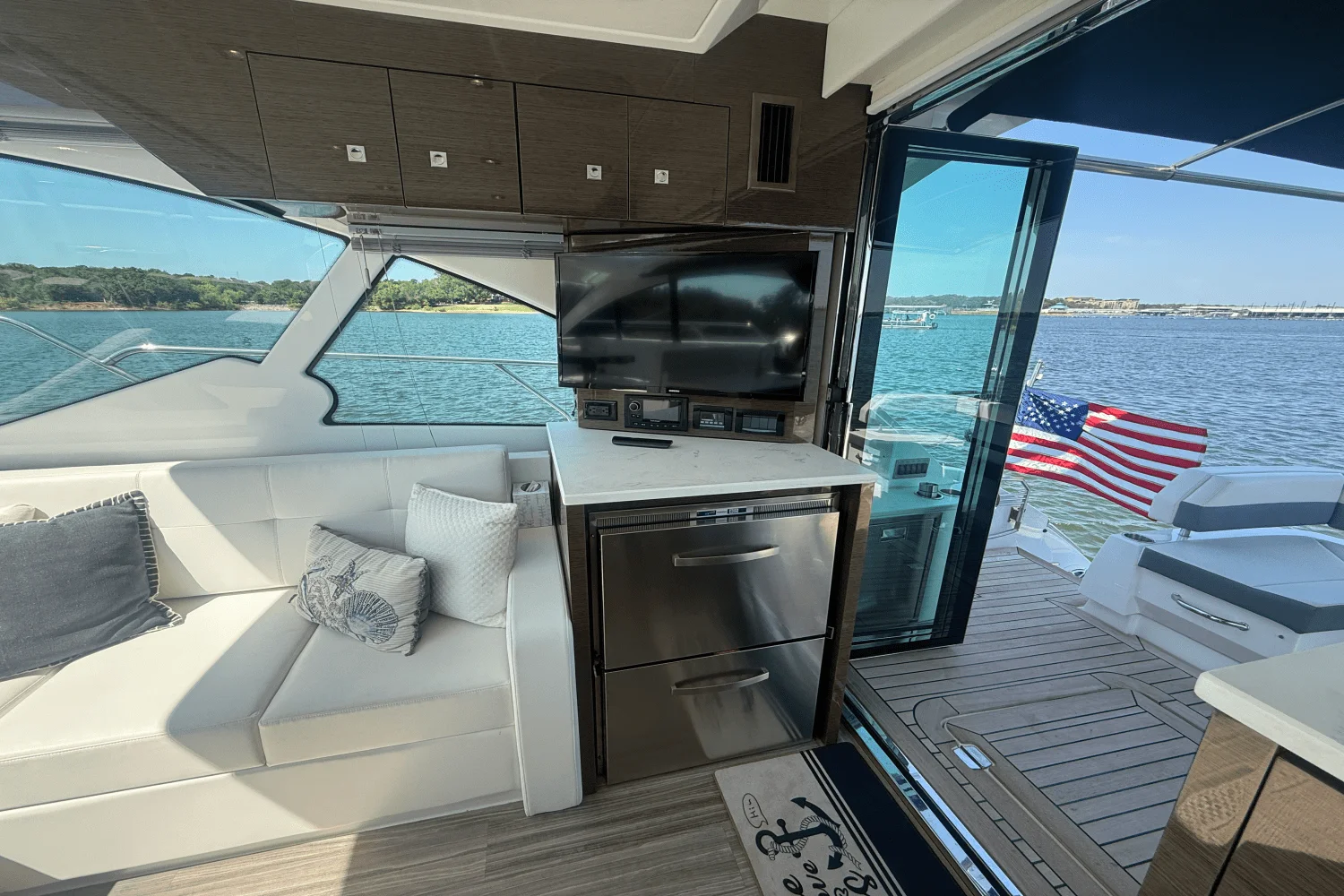 2020 Cruisers Yachts 50 CANTIUS Image Thumbnail #36